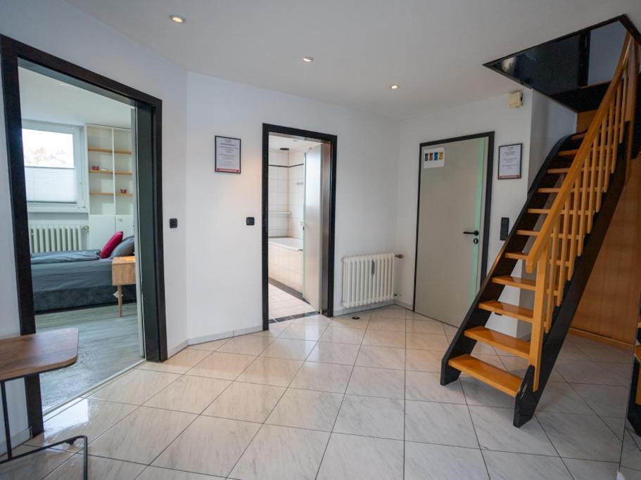 Serviceroom24 - Apartment 4 In Gladbeck Wlan - Smart-Tv - 24-7 Check-In Und Kueche Bagian luar foto