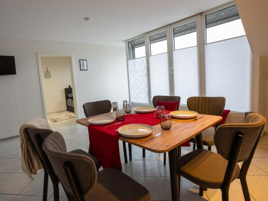 Serviceroom24 - Apartment 4 In Gladbeck Wlan - Smart-Tv - 24-7 Check-In Und Kueche Bagian luar foto