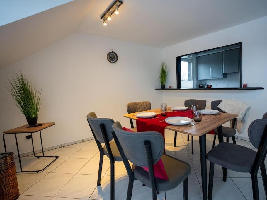 Serviceroom24 - Apartment 4 In Gladbeck Wlan - Smart-Tv - 24-7 Check-In Und Kueche Bagian luar foto