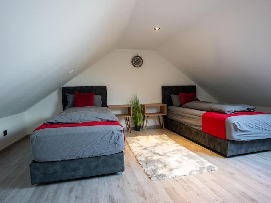 Serviceroom24 - Apartment 4 In Gladbeck Wlan - Smart-Tv - 24-7 Check-In Und Kueche Bagian luar foto