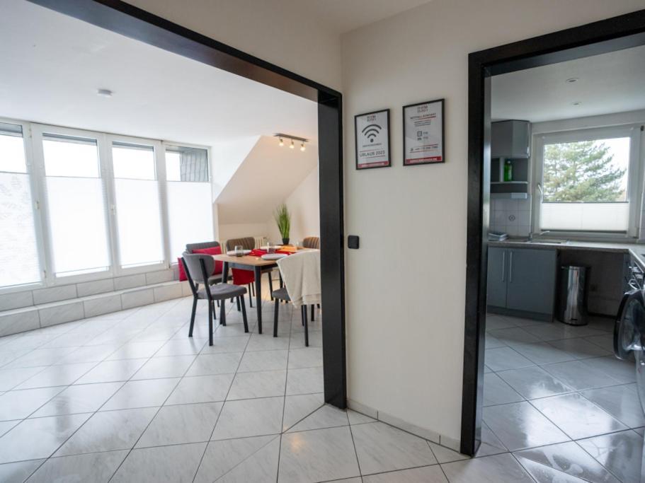 Serviceroom24 - Apartment 4 In Gladbeck Wlan - Smart-Tv - 24-7 Check-In Und Kueche Bagian luar foto
