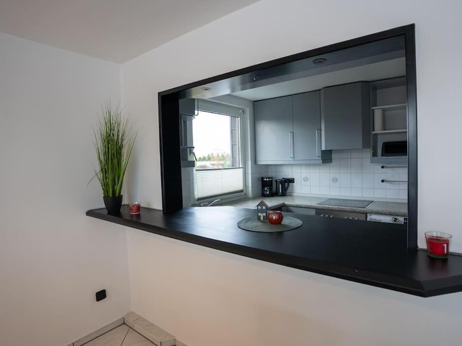 Serviceroom24 - Apartment 4 In Gladbeck Wlan - Smart-Tv - 24-7 Check-In Und Kueche Bagian luar foto