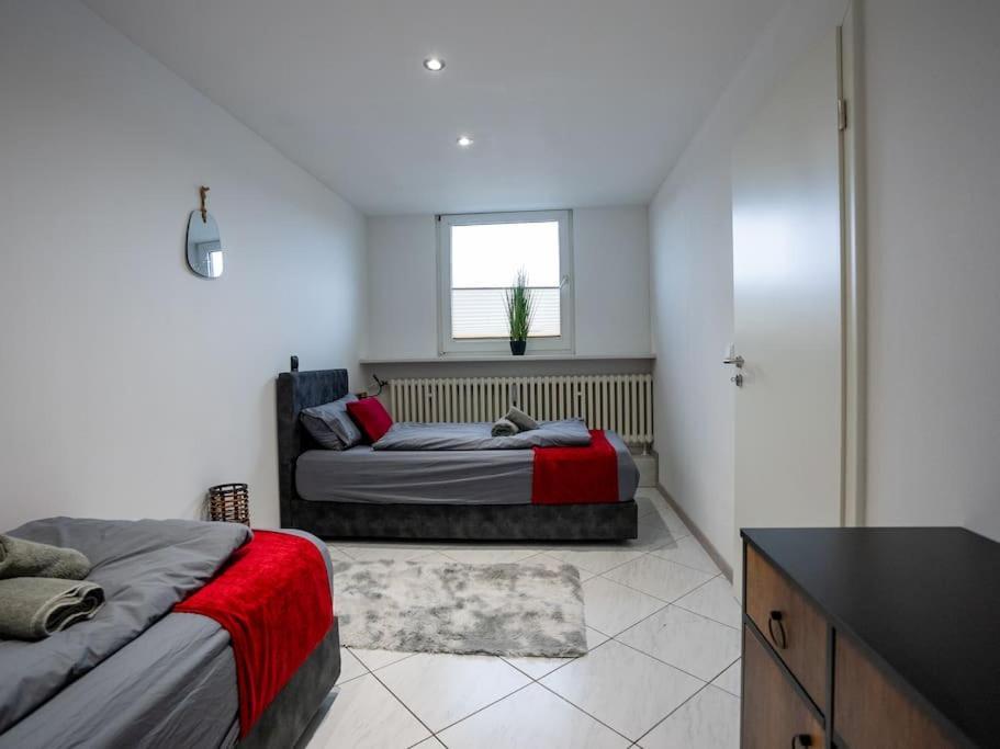 Serviceroom24 - Apartment 4 In Gladbeck Wlan - Smart-Tv - 24-7 Check-In Und Kueche Bagian luar foto